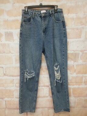 Pink Lily Boyfriend Jeans in Washed Blue with Knee Distressing